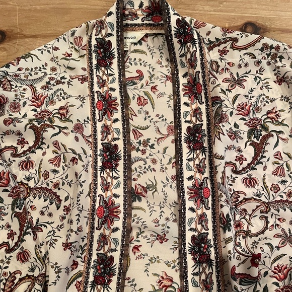 Max Studio Sweaters - NWOT Max Studio Cream Sage Green Burgundy Paisley Floral Kimono Cardigan L